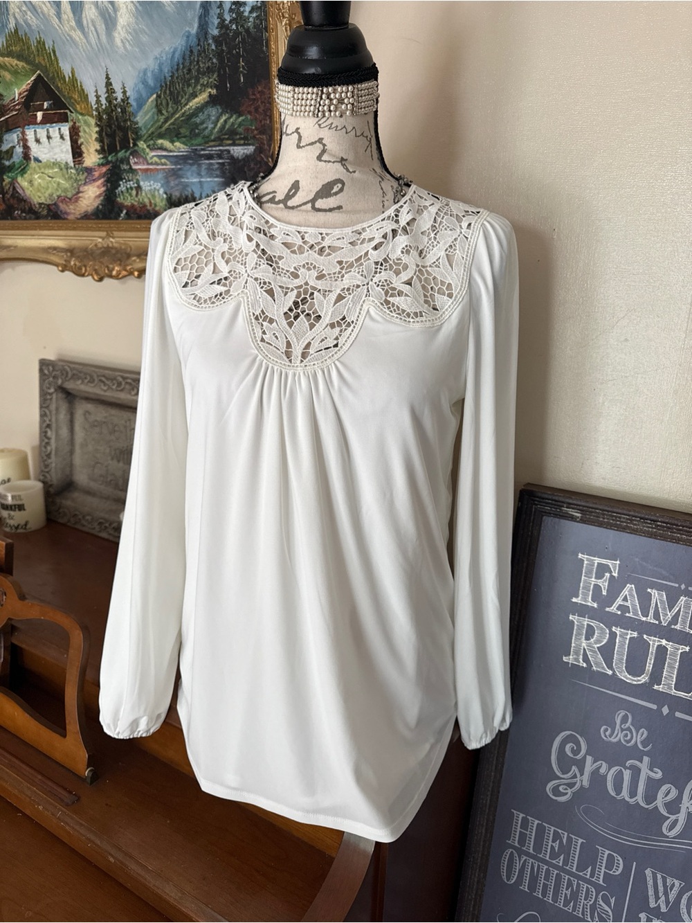 White House Black Market White Lace Yoke Long Sleeve Blouse NWT 70.00 - Picture 3 of 6